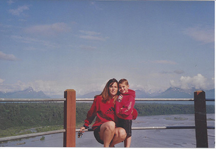 jenny-and-dylan-with-mountains-in-background