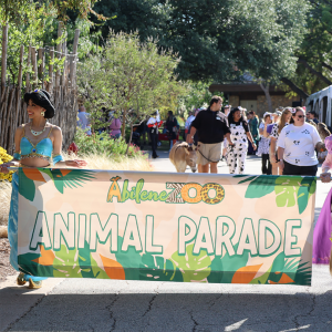 Boo-at-the-Zoo-Animal-Parade