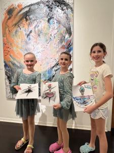 Patty-Harper-Dance-Students-with-artwalk-make-and-take